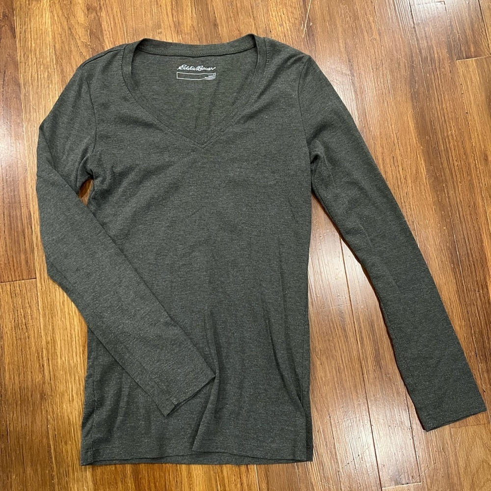 Eddie Bauer longsleeve v-neck top
